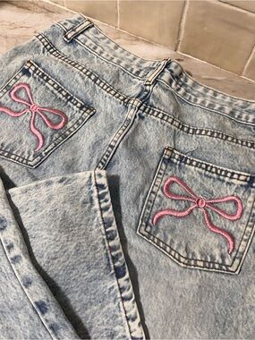Telepatía Women’s Embroidered Pink Bow Tie Acid Jeans 9/29